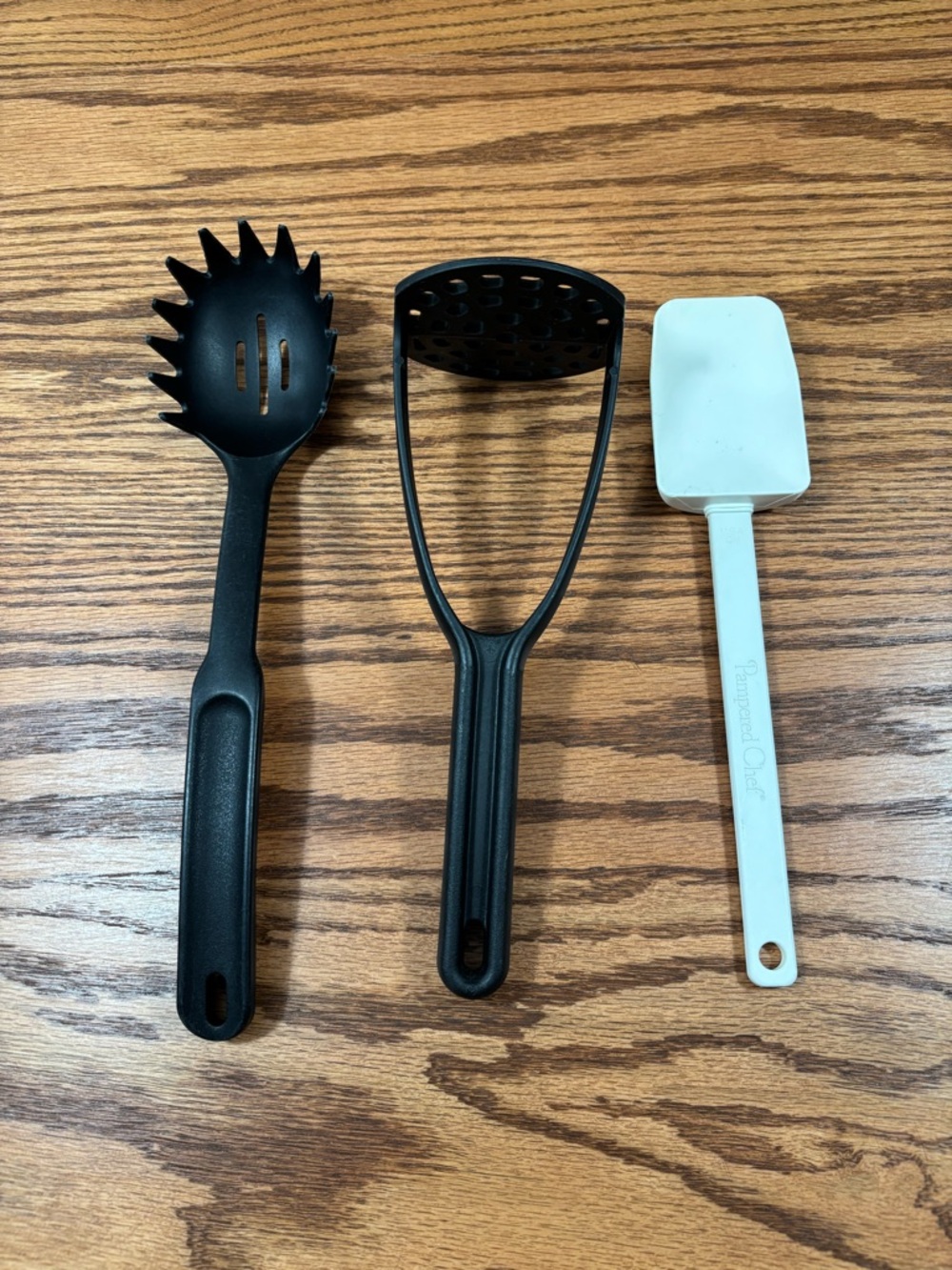 PAMPERED CHEF Nylon Potato Masher Pasta Spoon White Small Mix 'N Scraper
